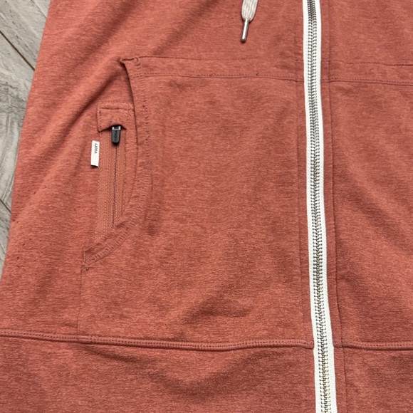 Vuori Halo Performance Hoodie - Picture 2 of 13